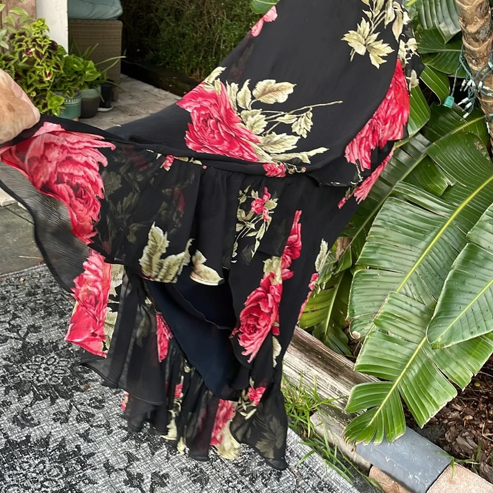 Due per Due silk ruffled dark floral skirt